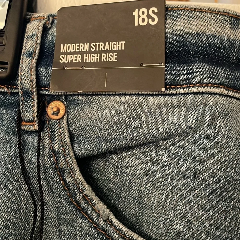 Express 18S Modern Straight Super High Rise‎ Distressed Blue Jeans NWT - Picture 3 of 7